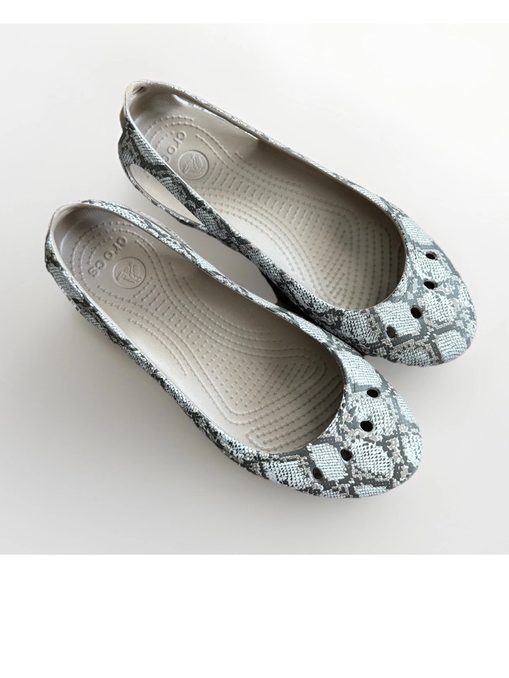 Crocs Kadee Women’s Sz 8 Snakeskin Ballet Flats Slip-On Shoes EUC